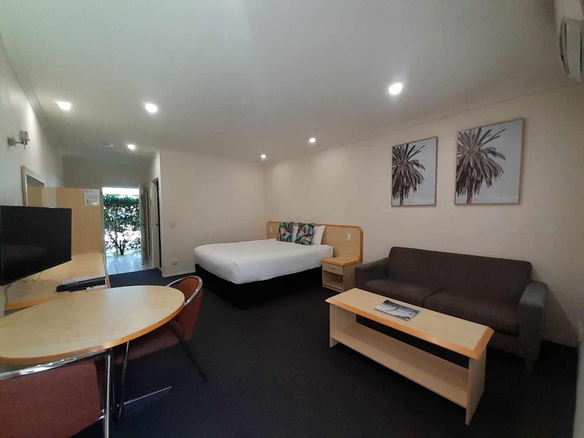 Red Bridge Motor Inn Woombye Exterior photo