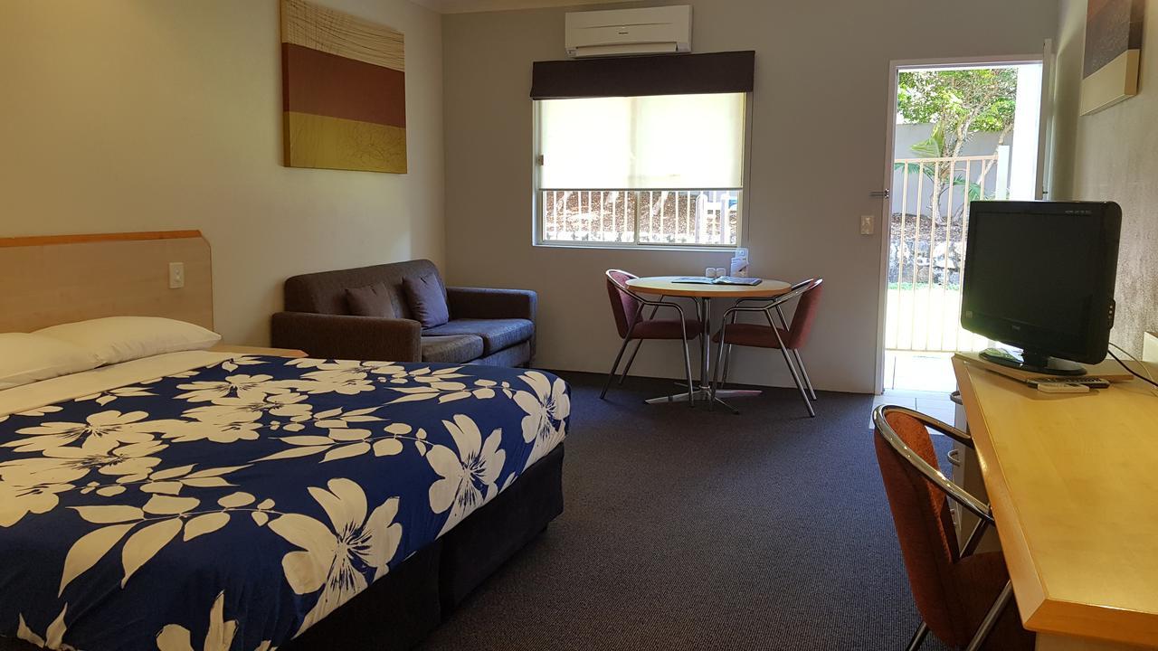 Red Bridge Motor Inn Woombye Exterior photo