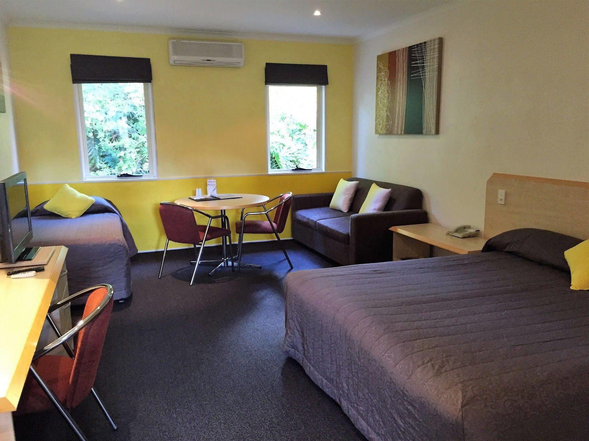 Red Bridge Motor Inn Woombye Exterior photo
