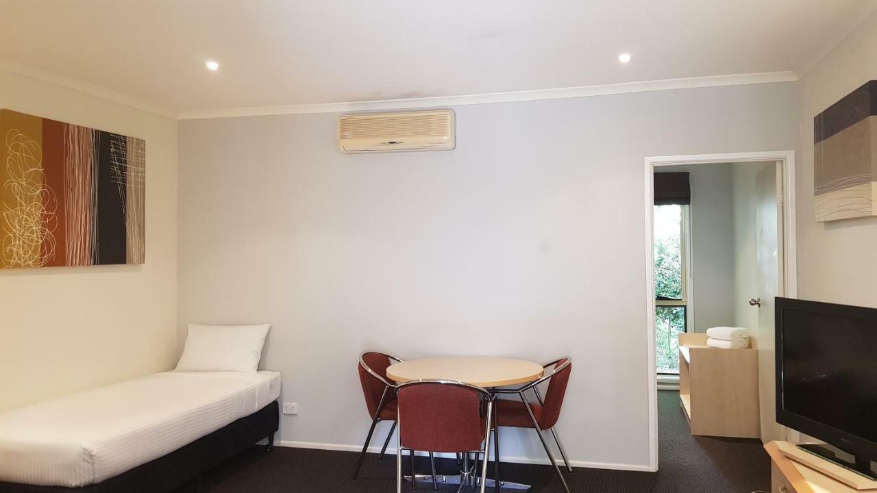 Red Bridge Motor Inn Woombye Exterior photo