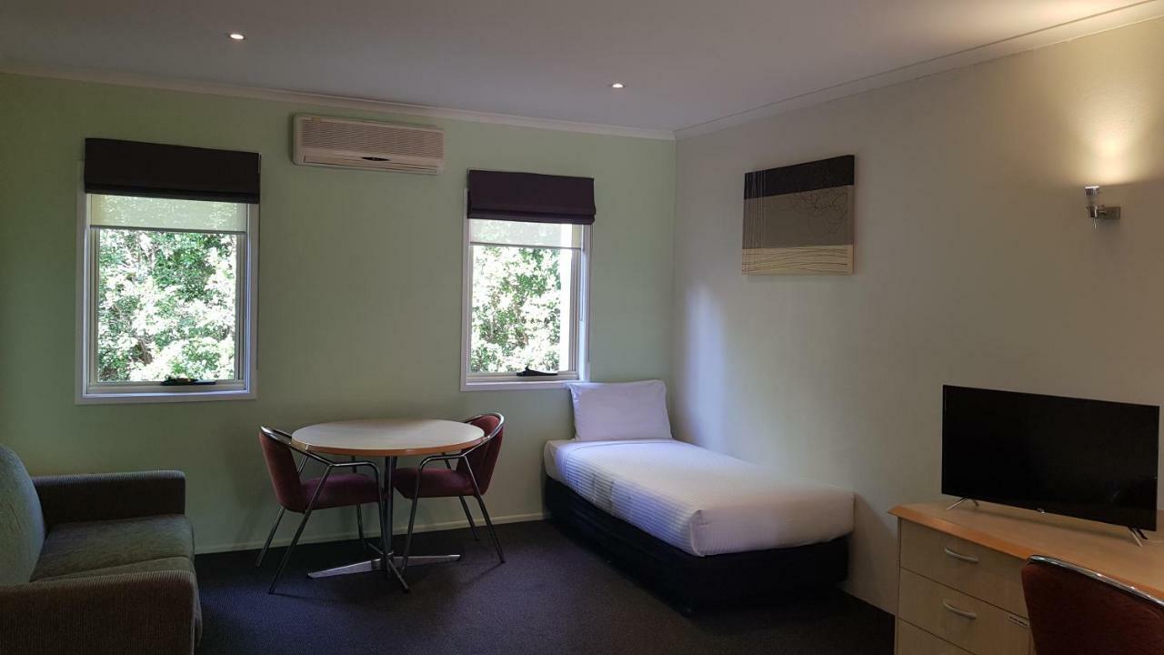 Red Bridge Motor Inn Woombye Exterior photo